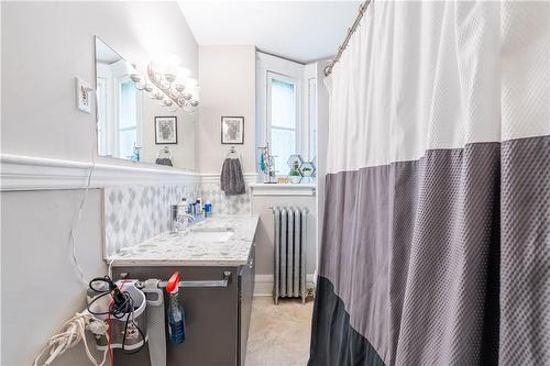 Unit 2 - 225 Queen Street S, Hamilton, ON - Indoor Photo Showing Bathroom