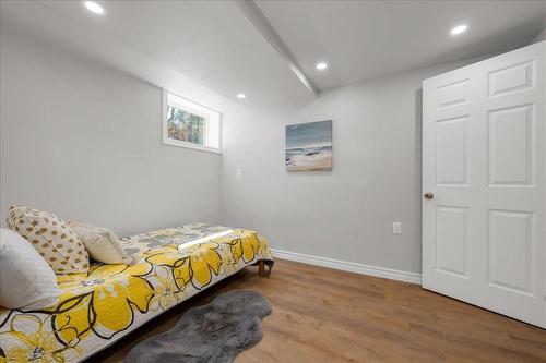 Basement bedroom 1 - 932 Montgomery Drive, Ancaster, ON - Indoor Photo Showing Bedroom