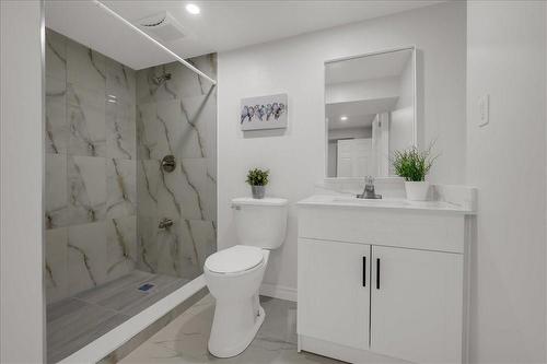 Basement 3pc bathroom - 932 Montgomery Drive, Ancaster, ON - Indoor Photo Showing Bathroom
