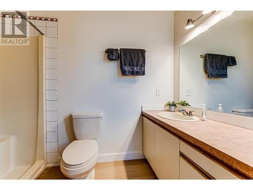 50 Scenic Place, Coldstream, BC - Indoor Photo Showing Bathroom