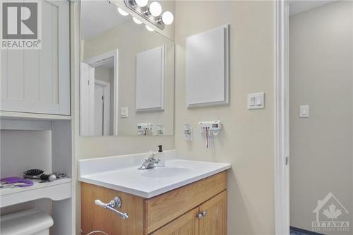 3 Stonebank Crescent Unit#10, Ottawa, ON - Indoor Photo Showing Bathroom