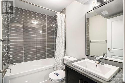 348 Ventoux Avenue, Ottawa, ON - Indoor Photo Showing Bathroom