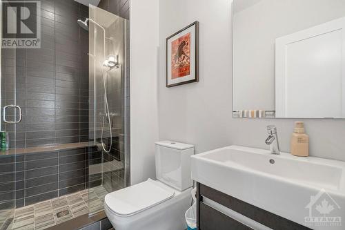 10 Adelaide Street Unit#A, Ottawa, ON - Indoor Photo Showing Bathroom