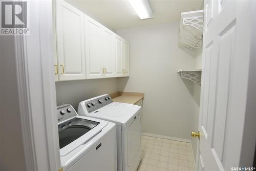 402 220 1St Street E, Nipawin, SK - Indoor Photo Showing Laundry Room