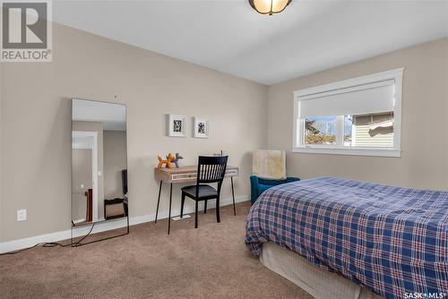 2 923 5Th Avenue N, Saskatoon, SK - Indoor Photo Showing Bedroom