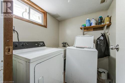1121 Trafalgar Street, London, ON - Indoor Photo Showing Laundry Room