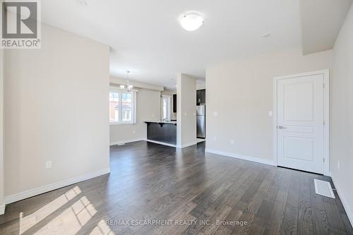 1 Cheps Lane, Hamilton, ON - Indoor Photo Showing Other Room