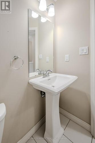 1 Cheps Lane, Hamilton, ON - Indoor Photo Showing Bathroom