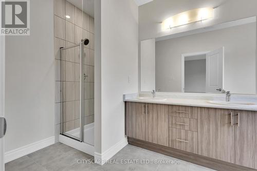 78 Attwater Drive, Cambridge, ON - Indoor Photo Showing Bathroom