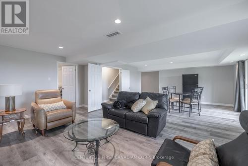 1860 Ironwood Road, London, ON - Indoor Photo Showing Living Room