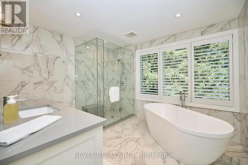10 Pickwick Place, Pelham, ON - Indoor Photo Showing Bathroom