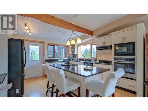 404 West Bench Drive, Penticton, BC - Indoor Photo Showing Dining Room