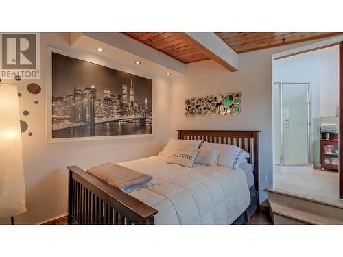 404 West Bench Drive, Penticton, BC - Indoor Photo Showing Bedroom