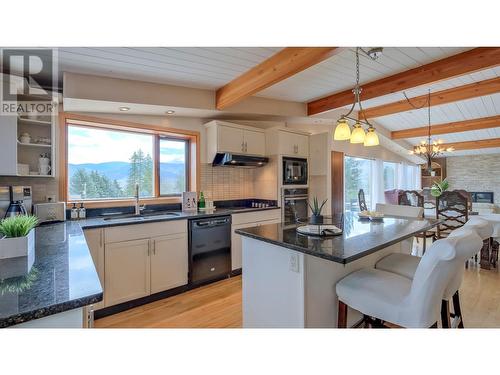 404 West Bench Drive, Penticton, BC - Indoor Photo Showing Kitchen
