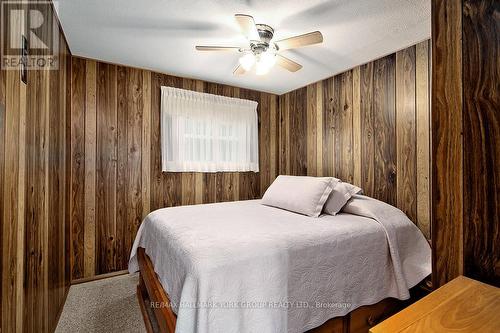 104 Ridgeview Drive, Blue Mountains, ON - Indoor Photo Showing Bedroom