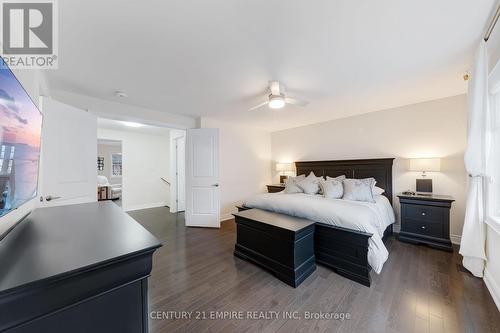 23 Windsor Circle, Niagara-On-The-Lake, ON - Indoor Photo Showing Bedroom