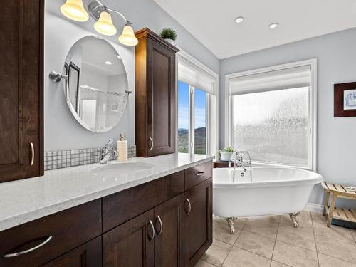 2604 Telford Drive, Kamloops, BC - Indoor Photo Showing Bathroom