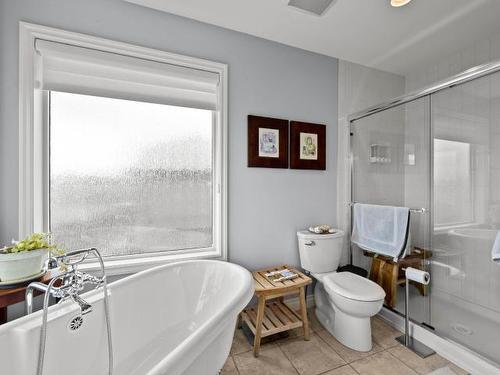 2604 Telford Drive, Kamloops, BC - Indoor Photo Showing Bathroom