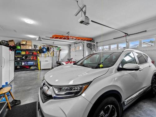 2604 Telford Drive, Kamloops, BC - Indoor Photo Showing Garage