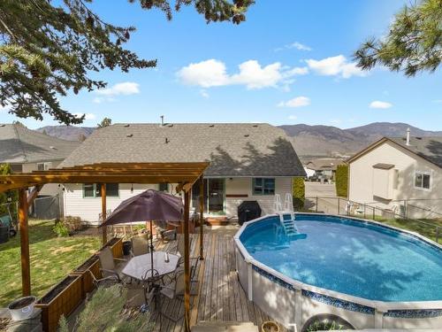 2749 Qu'Appelle Blvd, Kamloops, BC - Outdoor With Above Ground Pool