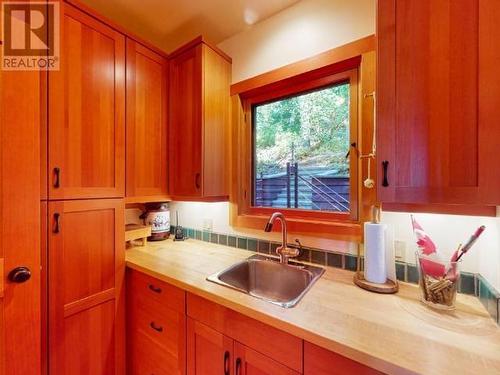 Site 3-14000 Sarah Point Rd, Remote Areas, BC - Indoor Photo Showing Kitchen