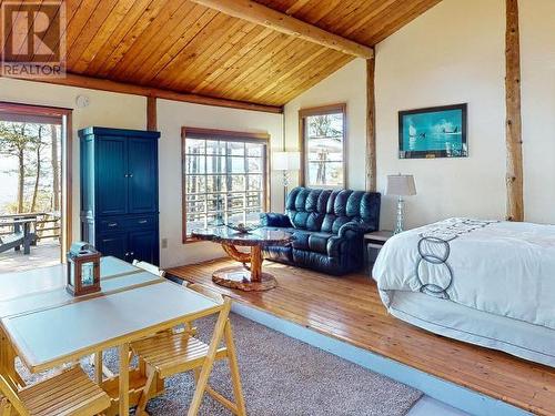 1147 Sunset Trail, Savary Island, BC - Indoor