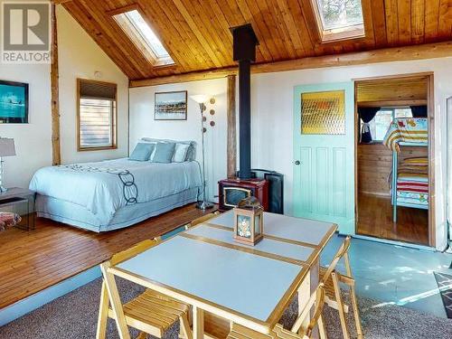 1147 Sunset Trail, Savary Island, BC - Indoor Photo Showing Bedroom