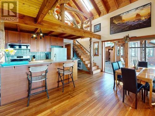 1147 Sunset Trail, Savary Island, BC - Indoor