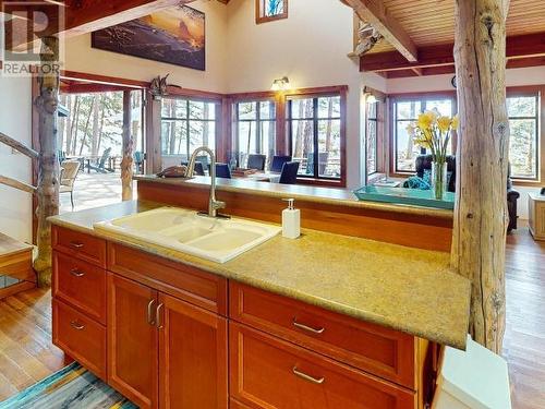 1147 Sunset Trail, Savary Island, BC - Indoor