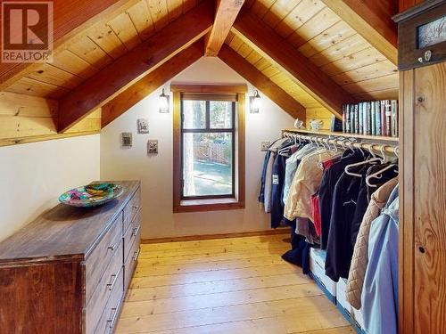 1147 Sunset Trail, Savary Island, BC - Indoor With Storage