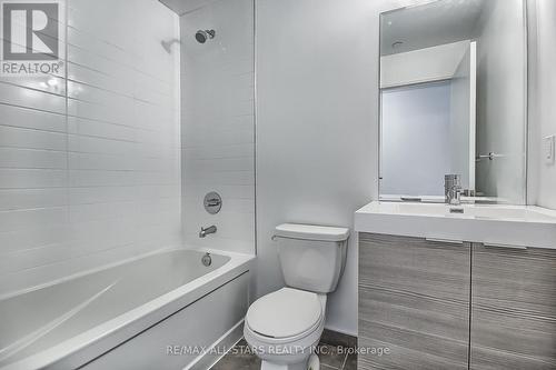 326 - 621 Sheppard Avenue E, Toronto, ON - Indoor Photo Showing Bathroom