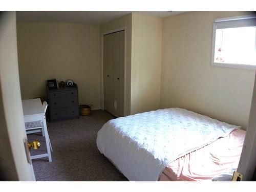 4584 Purcell Drive, Fairmont Hot Springs, BC - Indoor Photo Showing Bedroom