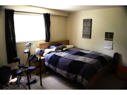 4584 Purcell Drive, Fairmont Hot Springs, BC - Indoor Photo Showing Bedroom