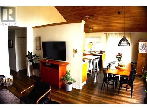 4584 Purcell Drive, Fairmont Hot Springs, BC - Indoor Photo Showing Dining Room