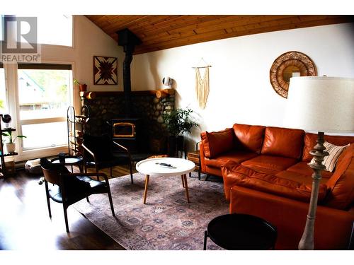 4584 Purcell Drive, Fairmont Hot Springs, BC - Indoor Photo Showing Living Room With Fireplace