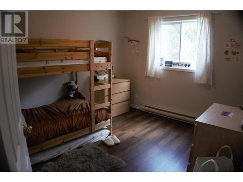 4584 Purcell Drive, Fairmont Hot Springs, BC - Indoor Photo Showing Bedroom