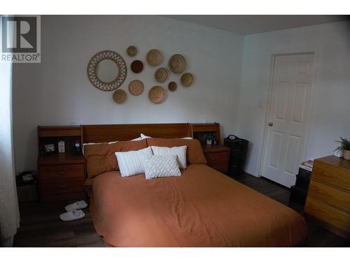 4584 Purcell Drive, Fairmont Hot Springs, BC - Indoor Photo Showing Bedroom