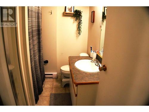 4584 Purcell Drive, Fairmont Hot Springs, BC - Indoor Photo Showing Bathroom