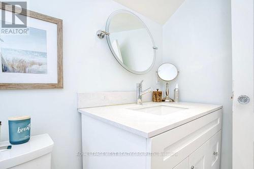 28 Sixth Street, Toronto, ON - Indoor Photo Showing Bathroom