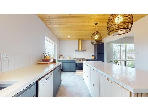 1800 Mt Connell Crescent, Cranbrook, BC - Indoor Photo Showing Kitchen