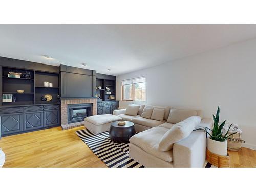 1800 Mt Connell Crescent, Cranbrook, BC - Indoor Photo Showing Living Room With Fireplace