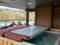 Hot tub - 