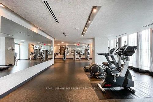 Ph101-426 University Ave, Toronto, ON - Indoor Photo Showing Gym Room
