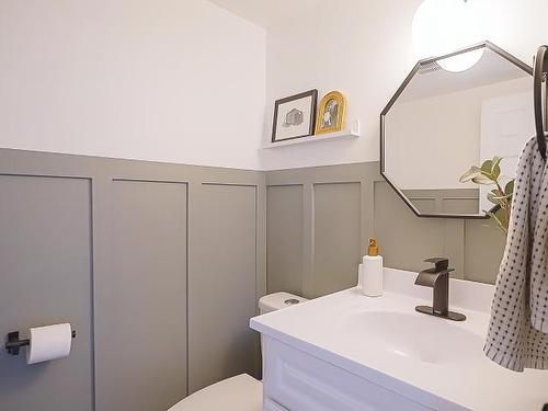 44-1570 Freshfield Road, Kamloops, BC - Indoor Photo Showing Bathroom