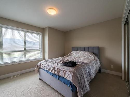 81-130 Colebrook Rd, Kamloops, BC - Indoor Photo Showing Bedroom