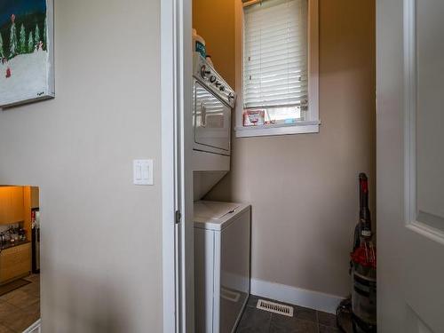 81-130 Colebrook Rd, Kamloops, BC - Indoor Photo Showing Laundry Room