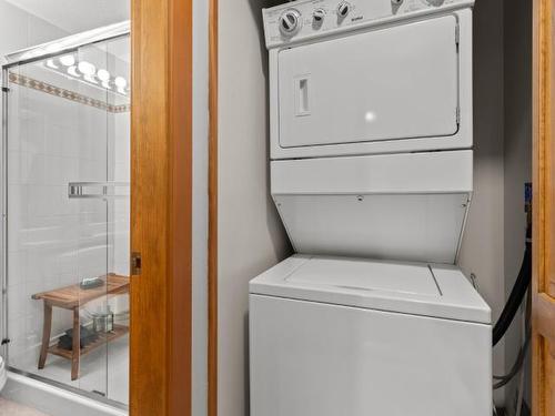 34-4000 Sundance Drive, Sun Peaks, BC - Indoor Photo Showing Laundry Room