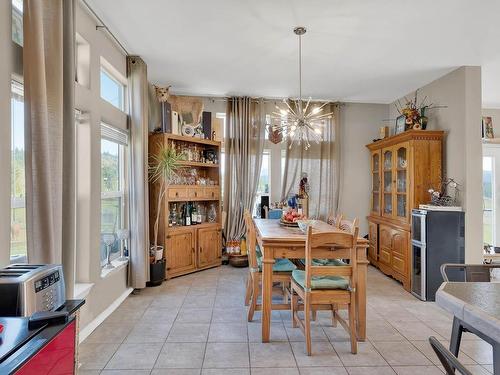 2045/2052 Barnhartvale Road, Kamloops, BC - Indoor Photo Showing Dining Room