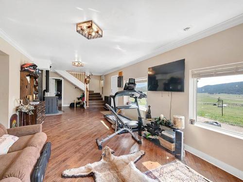 2045/2052 Barnhartvale Road, Kamloops, BC - Indoor Photo Showing Gym Room