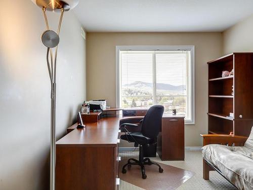312-3220 Centennial Drive, Out Of District, BC - Indoor Photo Showing Office